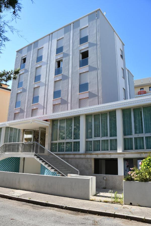 Hotel Playa Bibione Bagian luar foto