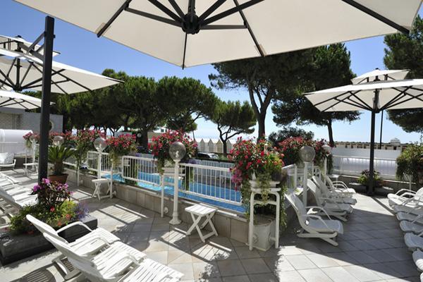 Hotel Playa Bibione Bagian luar foto