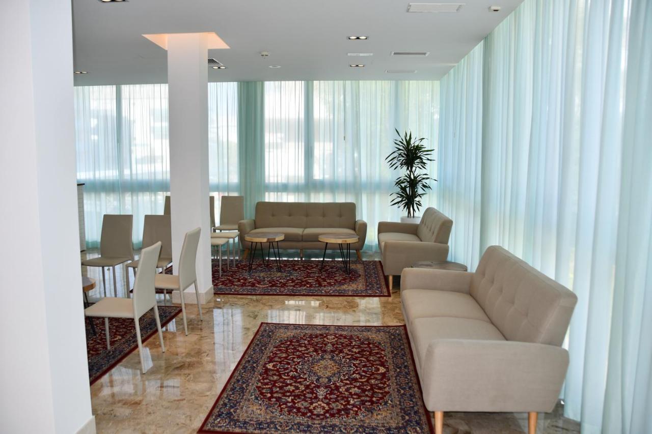 Hotel Playa Bibione Bagian luar foto